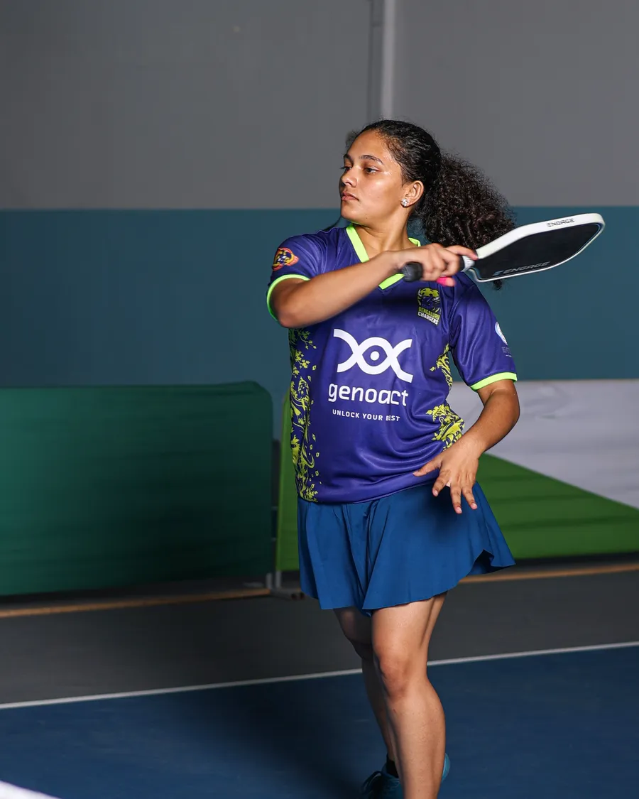 Twinkle Dane hitting a forehand